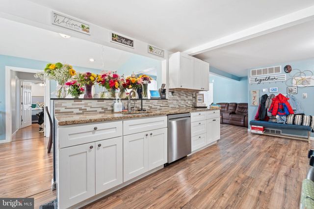640 E PRESTON AVE, Somerdale, NJ 08083
