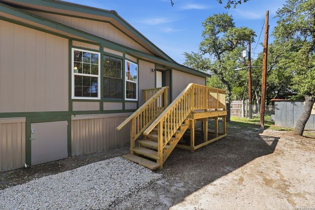 507 Forest Hill St, Canyon Lake, TX 78133