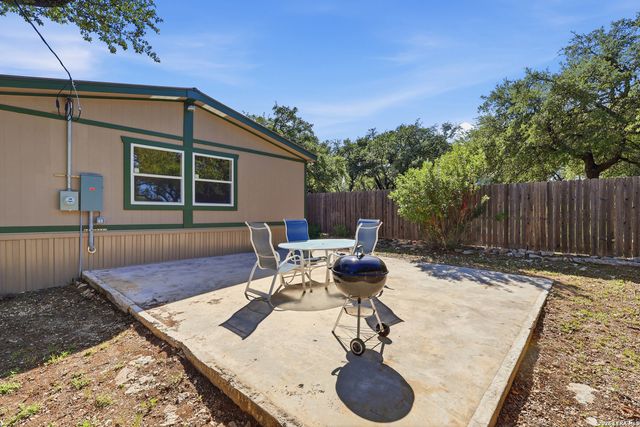507 Forest Hill St, Canyon Lake, TX 78133