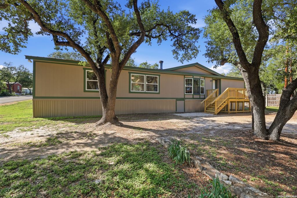 507 Forest Hill St, Canyon Lake, TX 78133