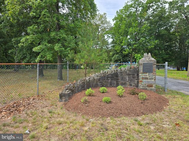 104 CHARLOTTE AVE, Federalsburg, MD 21632