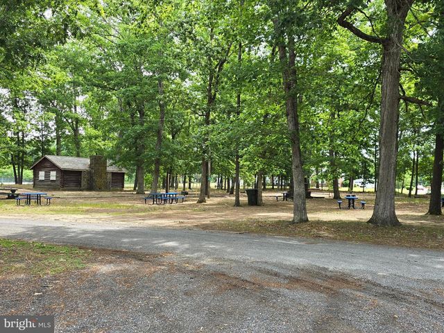 104 CHARLOTTE AVE, Federalsburg, MD 21632