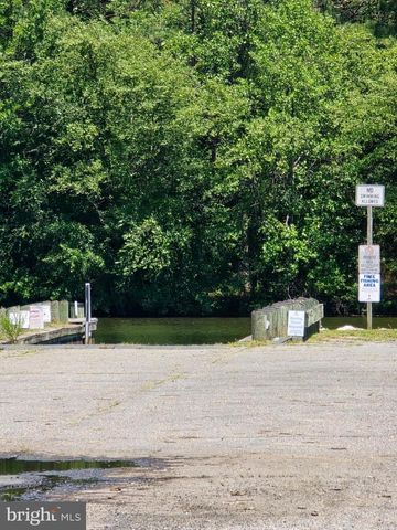 104 CHARLOTTE AVE, Federalsburg, MD 21632