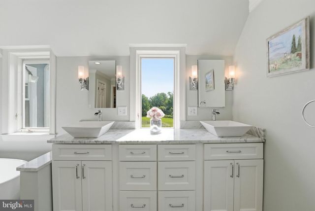7724 CANNONBALL GATE RD, Warrenton, VA 20186