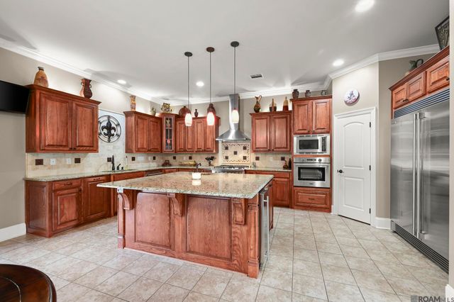 24149 Ferry Landing Dr, Denham Springs, LA 70726