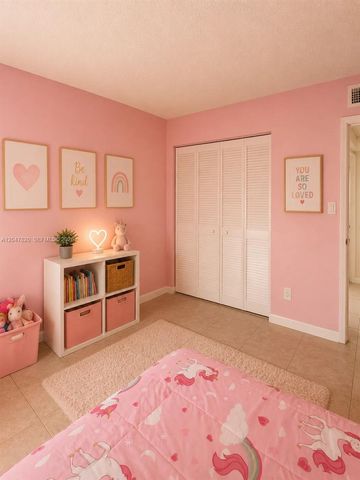 301 N Pine Island Road 220, Plantation, FL 33324