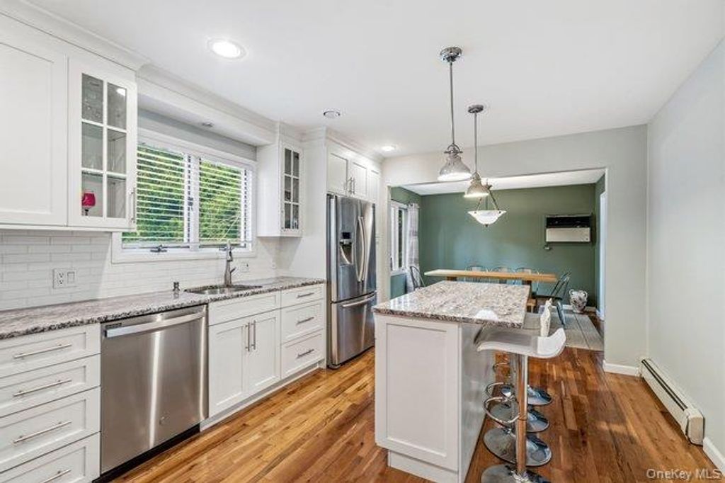14 Format Lane, Smithtown, NY 11787 — photo 4