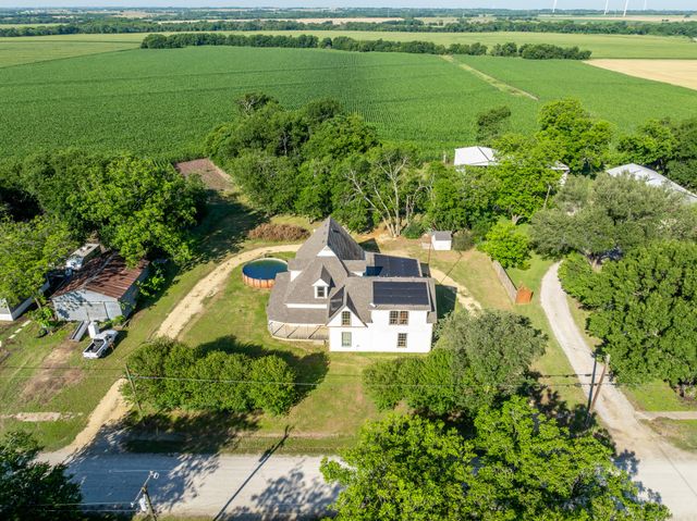 700 Harrel Avenue, Bynum, TX 76631