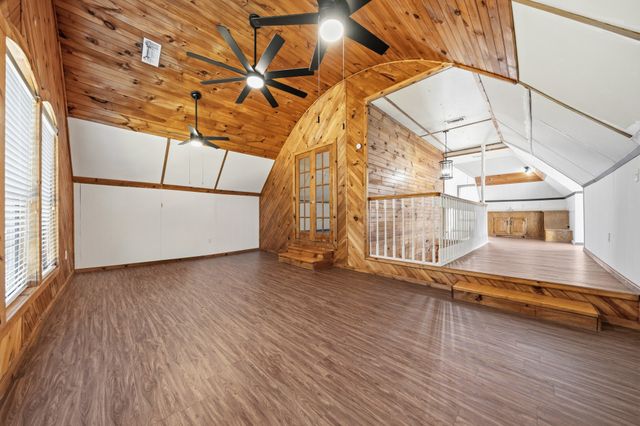 700 Harrel Avenue, Bynum, TX 76631