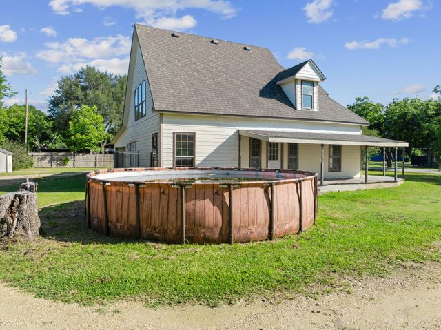 700 Harrel Avenue, Bynum, TX 76631