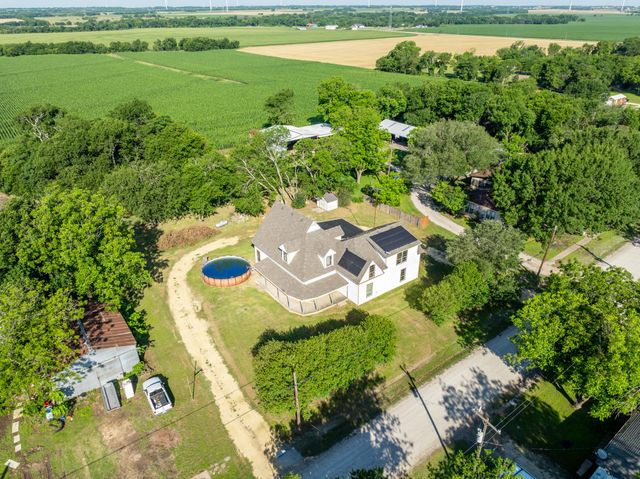 700 Harrel Avenue, Bynum, TX 76631