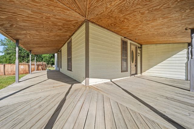 700 Harrel Avenue, Bynum, TX 76631