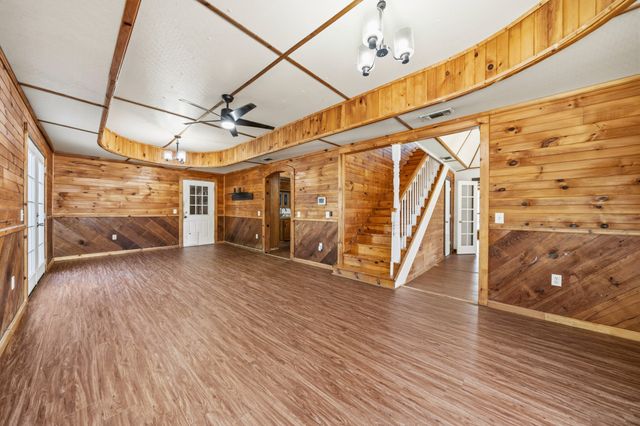 700 Harrel Avenue, Bynum, TX 76631
