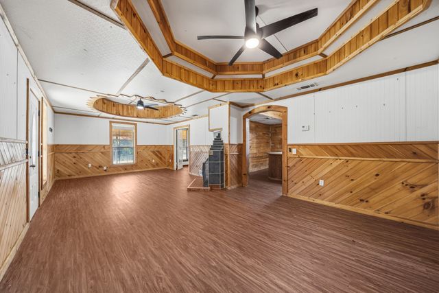 700 Harrel Avenue, Bynum, TX 76631
