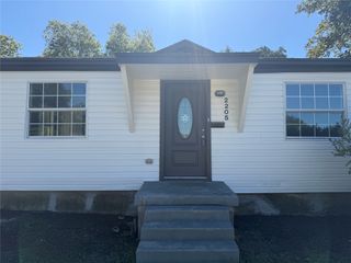2205 Cottonwood Court, Grand Prairie, TX 75050