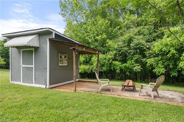 196 Lineback Road, Mount Airy, NC 27030
