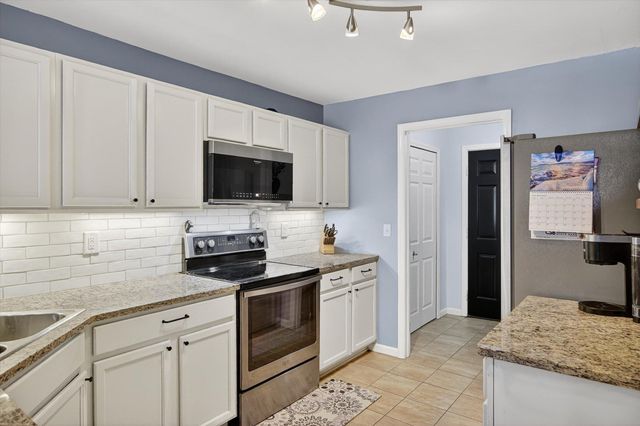 291 Victoria Drive, Dexter, MI 48130