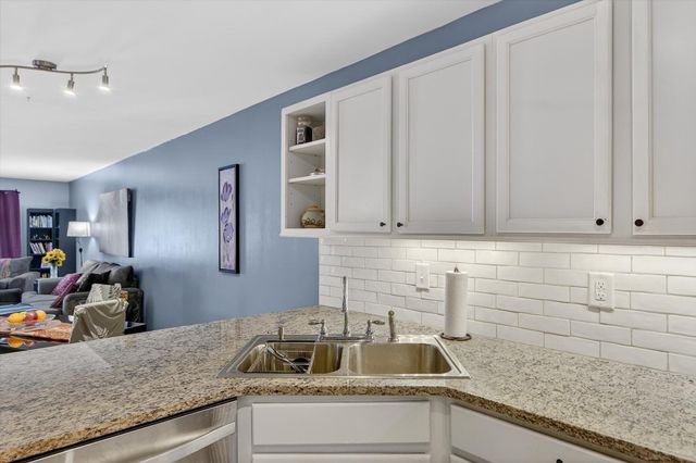 291 Victoria Drive, Dexter, MI 48130