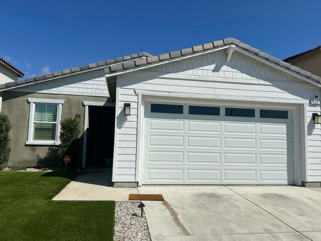426 E Orchard Street, Rialto, CA 92376