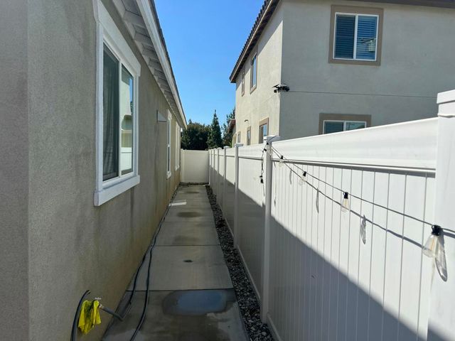 426 E Orchard Street, Rialto, CA 92376