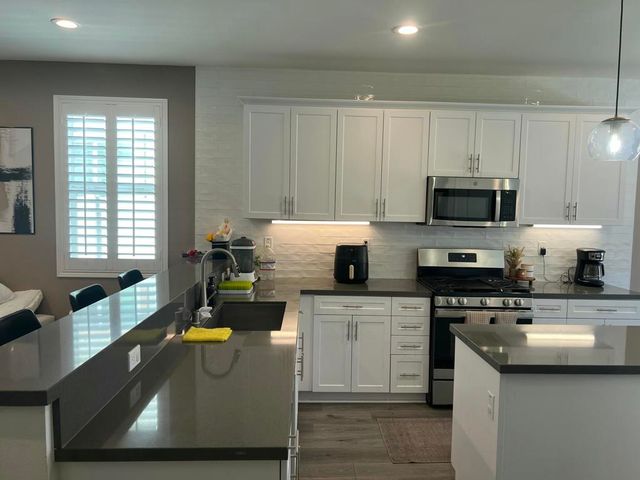 426 E Orchard Street, Rialto, CA 92376