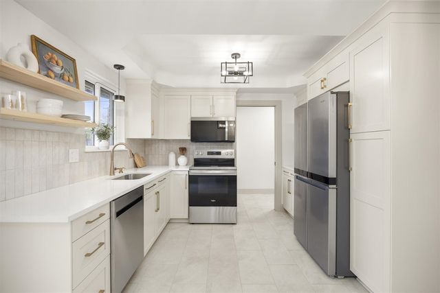 11095 Martin Road, Warren, MI 48093