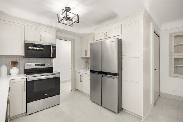 11095 Martin Road, Warren, MI 48093