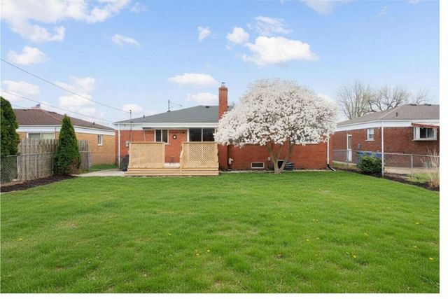 11095 Martin Road, Warren, MI 48093