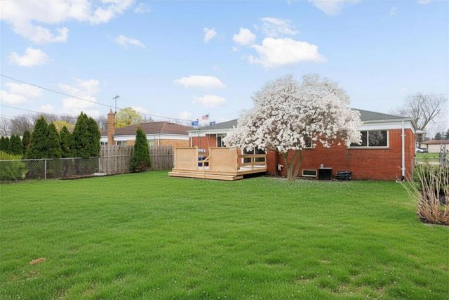 11095 Martin Road, Warren, MI 48093