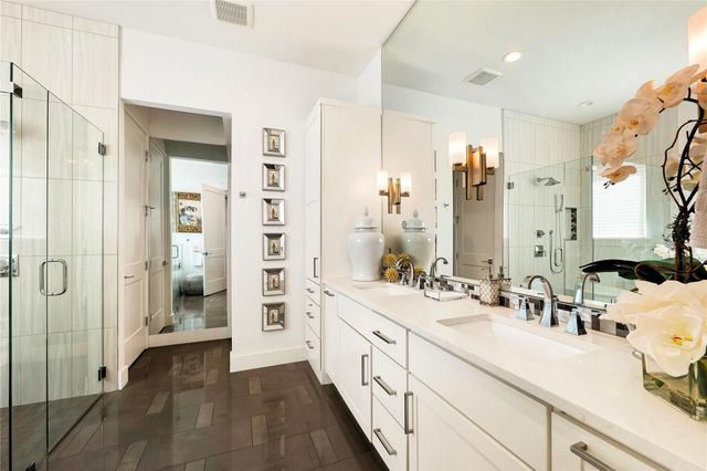 104 Smugglers CV, Horseshoe Bay, TX 78657