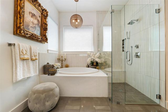 104 Smugglers CV, Horseshoe Bay, TX 78657