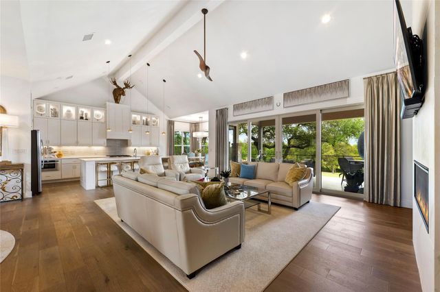 104 Smugglers CV, Horseshoe Bay, TX 78657