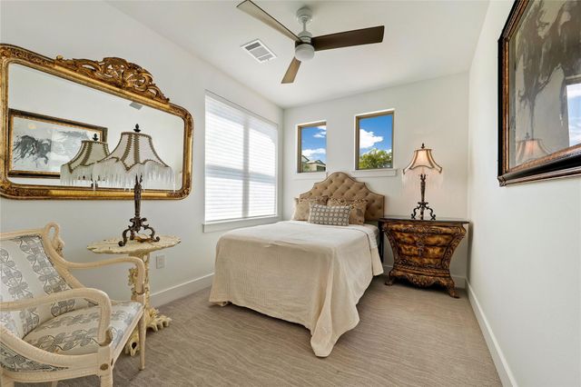 104 Smugglers CV, Horseshoe Bay, TX 78657