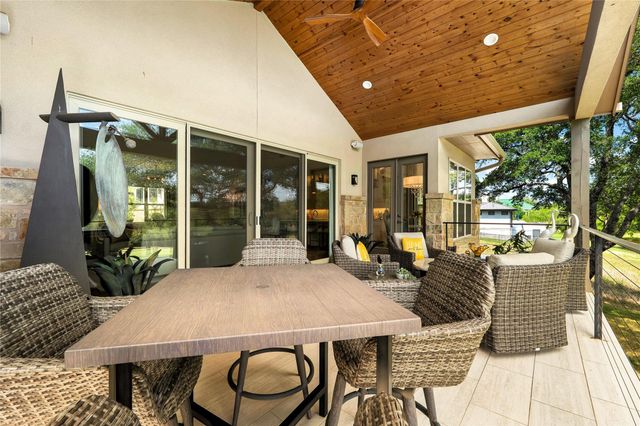 104 Smugglers CV, Horseshoe Bay, TX 78657