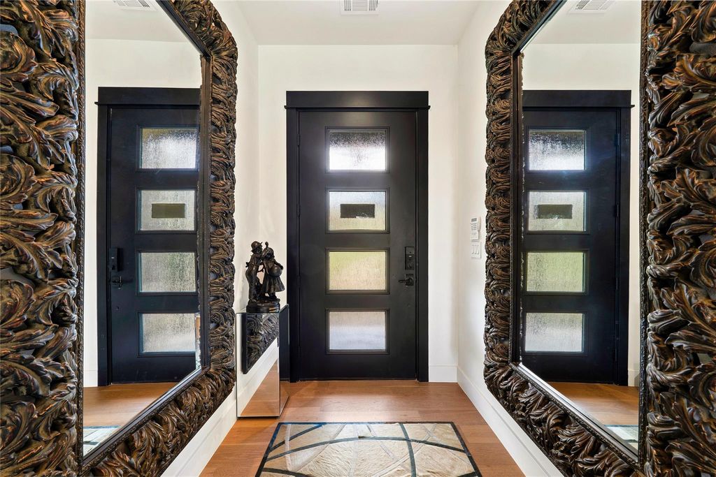 104 Smugglers CV, Horseshoe Bay, TX 78657