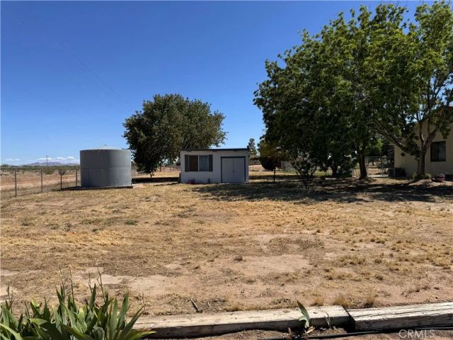 35648 Mountain View Road, Hinkley, CA 92347