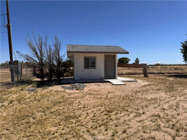35648 Mountain View Road, Hinkley, CA 92347