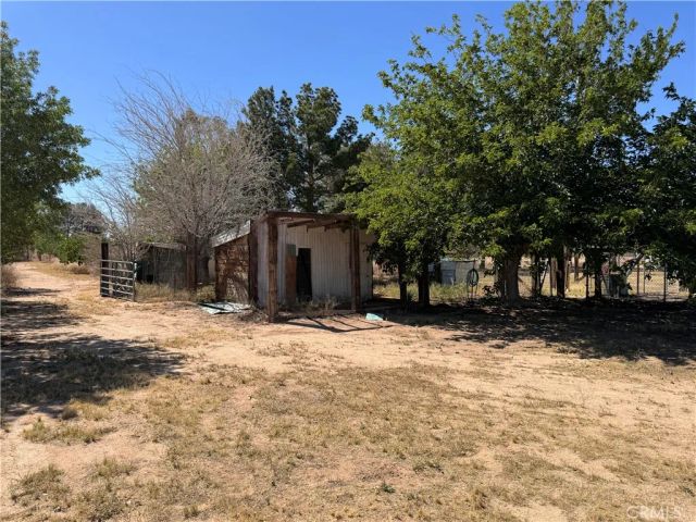 35648 Mountain View Road, Hinkley, CA 92347