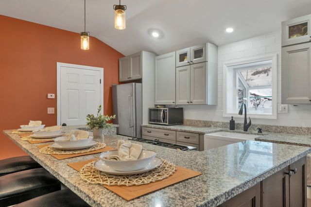 11 E Dunbarton Road, Goffstown, NH 03045