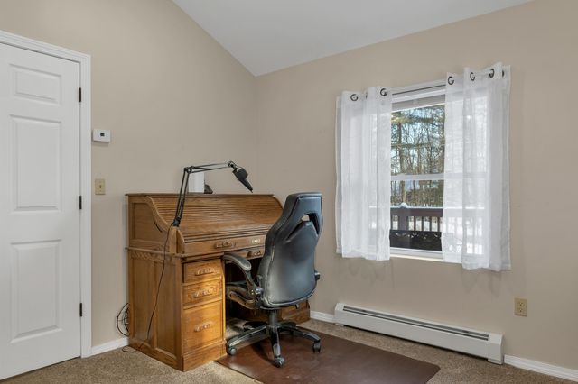 11 E Dunbarton Road, Goffstown, NH 03045