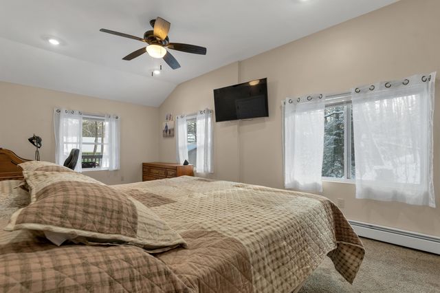 11 E Dunbarton Road, Goffstown, NH 03045