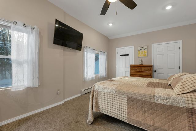 11 E Dunbarton Road, Goffstown, NH 03045