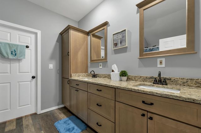 11 E Dunbarton Road, Goffstown, NH 03045