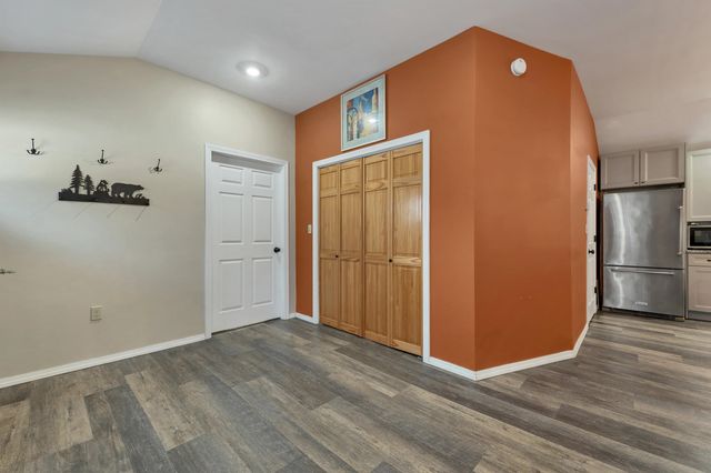 11 E Dunbarton Road, Goffstown, NH 03045