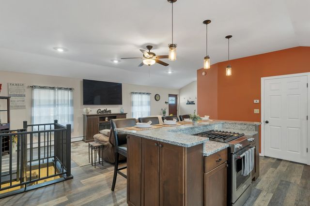 11 E Dunbarton Road, Goffstown, NH 03045