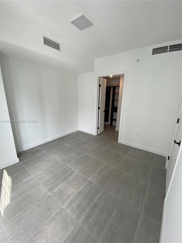 227 NE 2nd St 1701, Miami, FL 33132