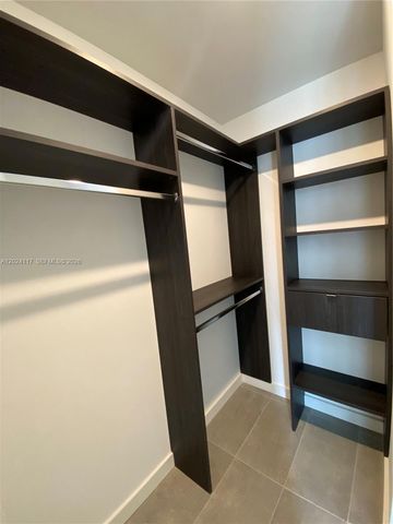 227 NE 2nd St 1701, Miami, FL 33132