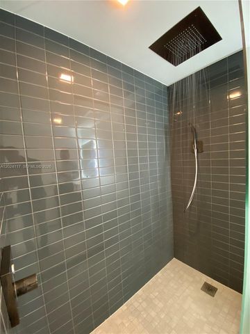 227 NE 2nd St 1701, Miami, FL 33132