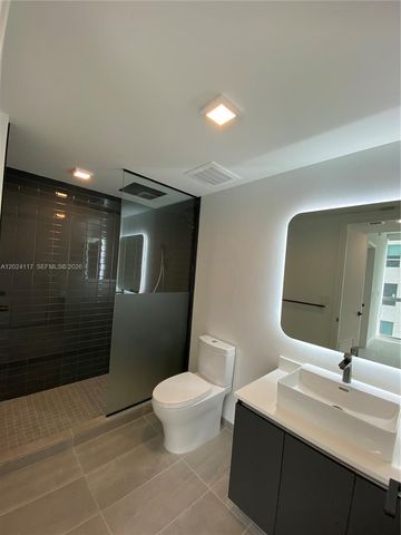 227 NE 2nd St 1701, Miami, FL 33132