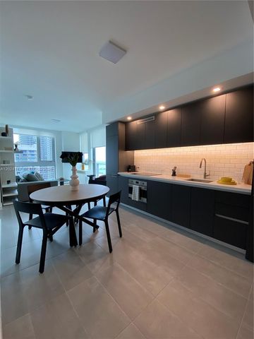 227 NE 2nd St 1701, Miami, FL 33132